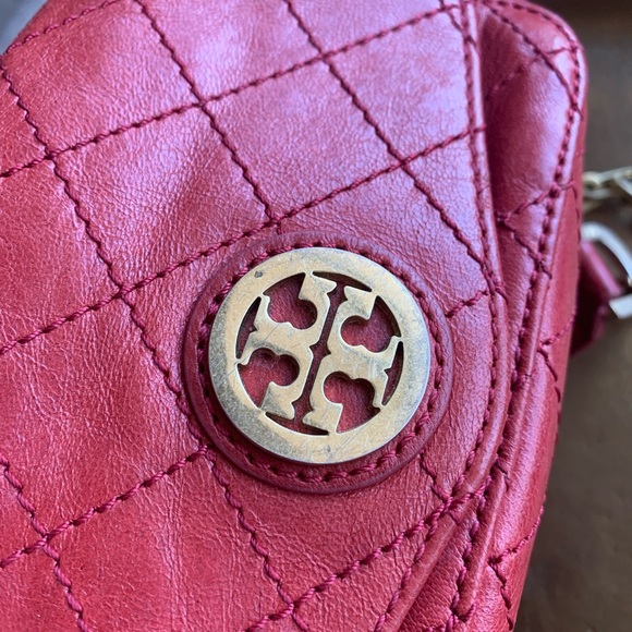 ❗️ SOLD ❗️TORY BURCH Red Quilted Mini Crossbody - Picture 2 of 7